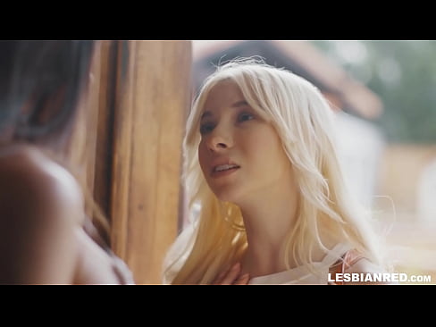 ❤️ Dívka se po několika měsících vrátí domů a skončí u lízání kundy své nevlastní matky ❤️ Jen porno u cs.pornmega.ru
